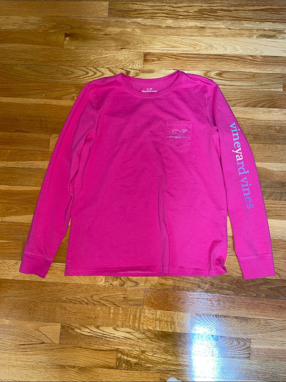 Vineyard Vines Long-Sleeve Pocket Tee in Hot Pink size M NWOT